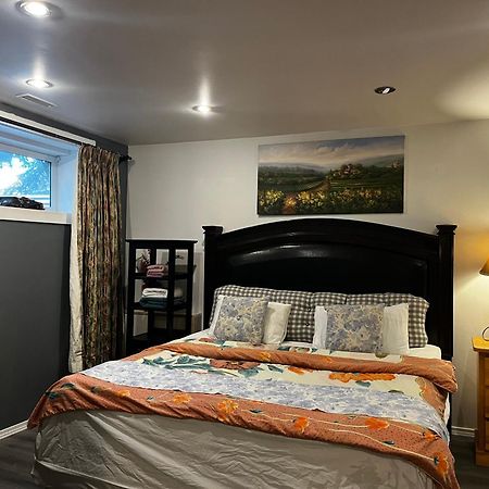 Hidden Valley New Basement Suite With Private Bathroom! Калґарі Екстер'єр фото