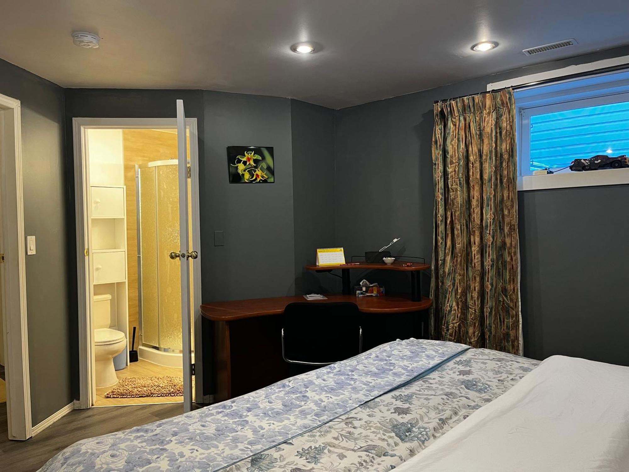 Hidden Valley New Basement Suite With Private Bathroom! Калґарі Екстер'єр фото
