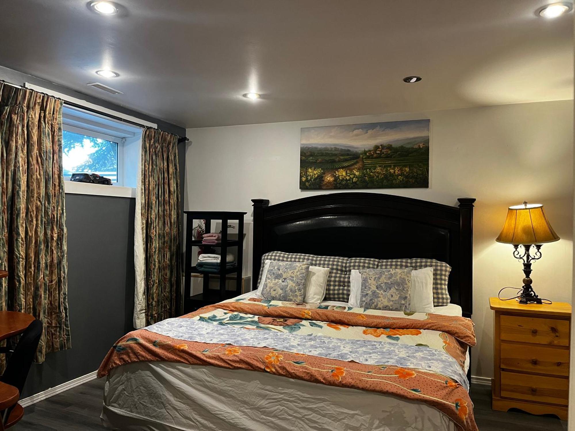Hidden Valley New Basement Suite With Private Bathroom! Калґарі Екстер'єр фото